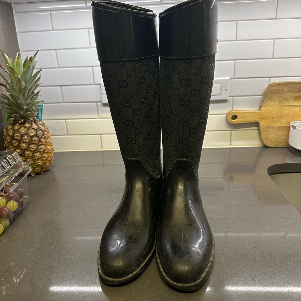 Gucci Black Patterned Rain Boots - image 2